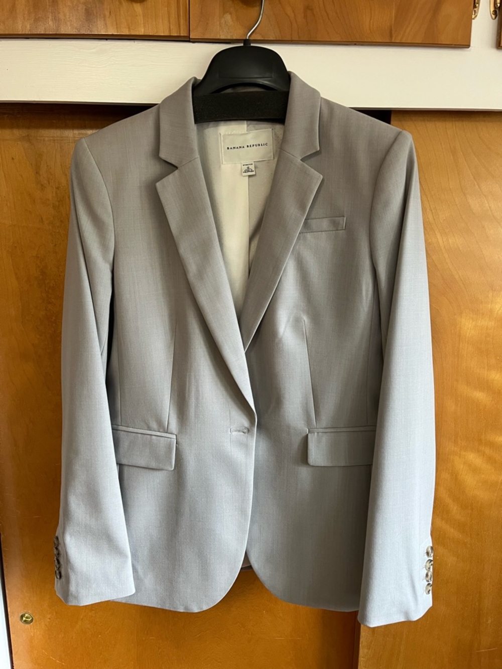 Banana Republic suit. Women's Light Gray Suit. Size 12